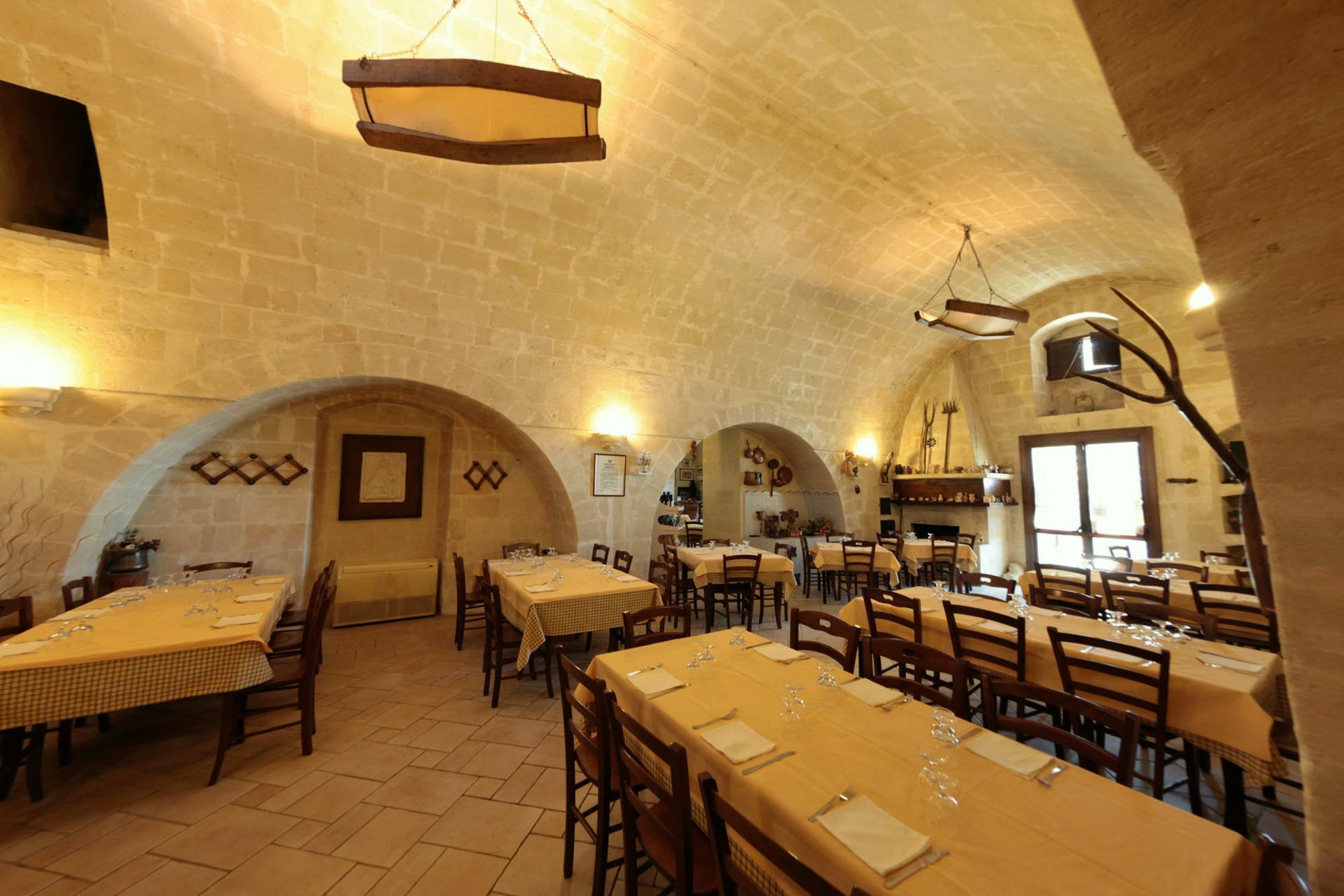 Agriturismo Le Matinelle มาเตรา ภายนอก รูปภาพ