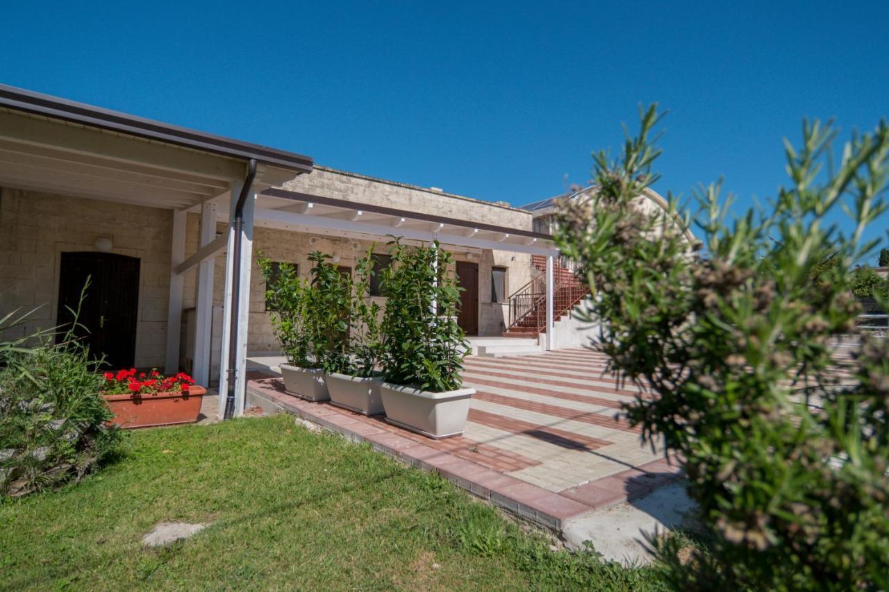 Agriturismo Le Matinelle มาเตรา ภายนอก รูปภาพ